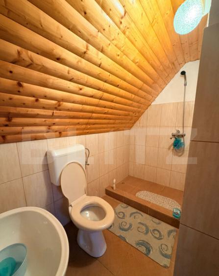 Casa de vanzare proprietate generoasa 2.285 m2 teren - 15