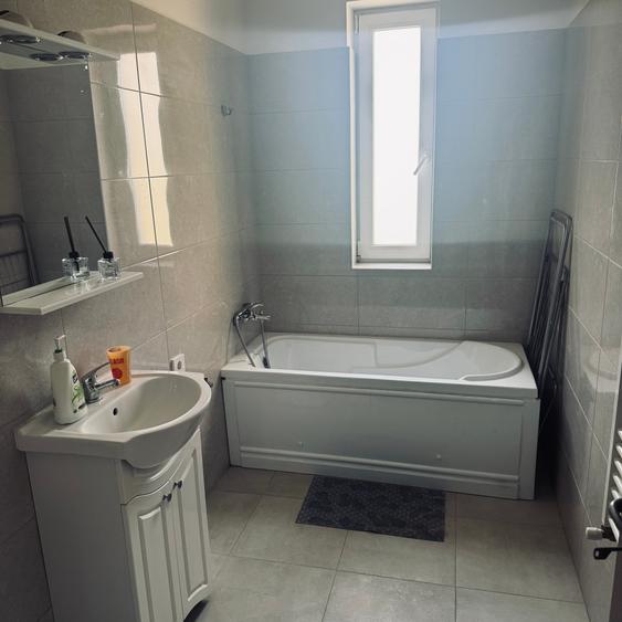 Vand apartament cu o camera mobilat si utilat etaj 1. - 8