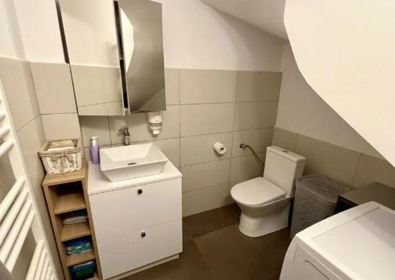 Casa 5 camere langa Primaria Flore?ti - transport ?i magazine aproape - 10