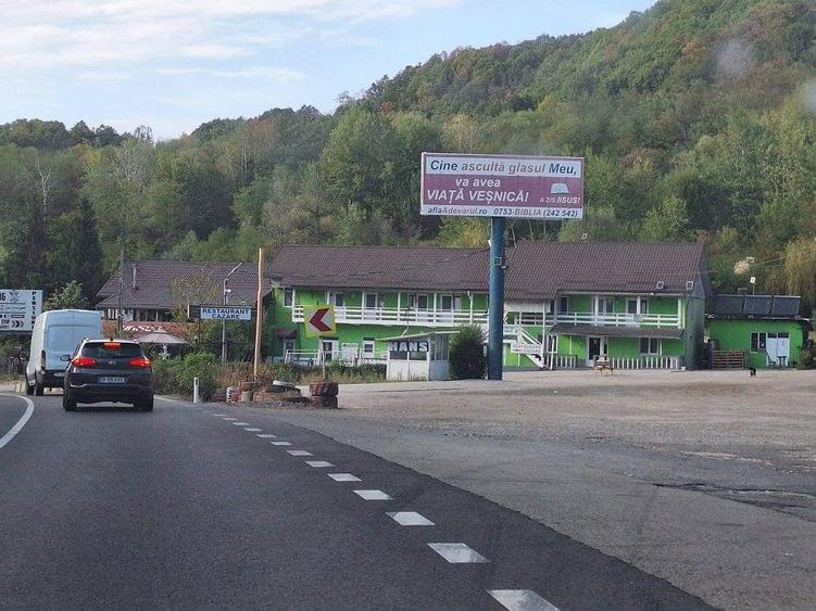Vand pensiune si hotel la DN7/E81 Pitesti- Rm Valcea, teren 4 ha, 25euro/mp - 1