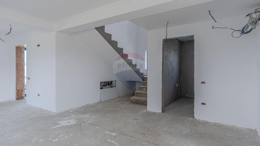 Casa moderna, la cheie, in Cristian - Str. Carpati - 21