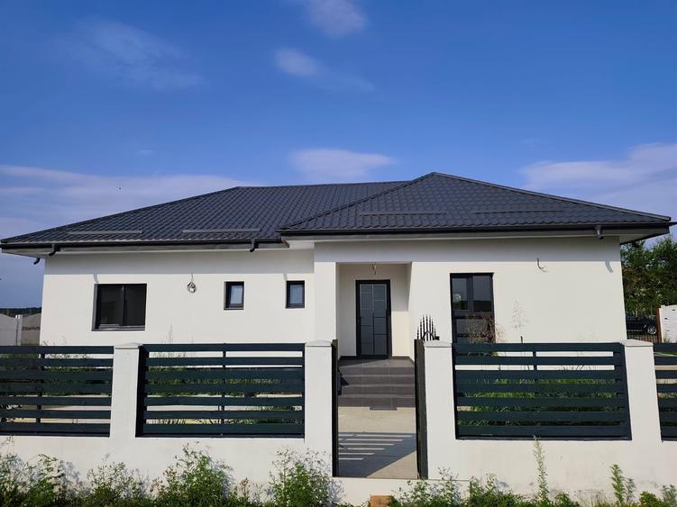 FARA COMISIOANE Sabareni casa cu 4 camere 2 bai PARTER placa drum asfaltat - 1