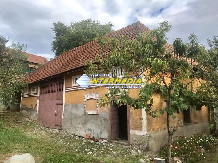 OKAZIE! Casa in Cricau 3 Camere 1300 mp. Curte Teren Fantana Utilitati Asfalt - 1