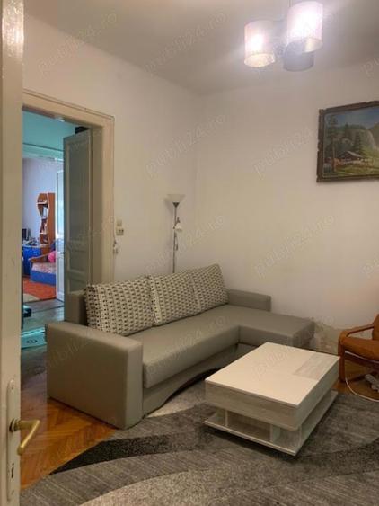 Vand casa , situata central , str.T.Grozavescu nr.25 - 3