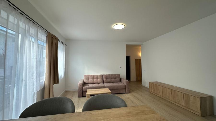 Apartament cu 4 camere de inchiriat - prima inchiriere - 1