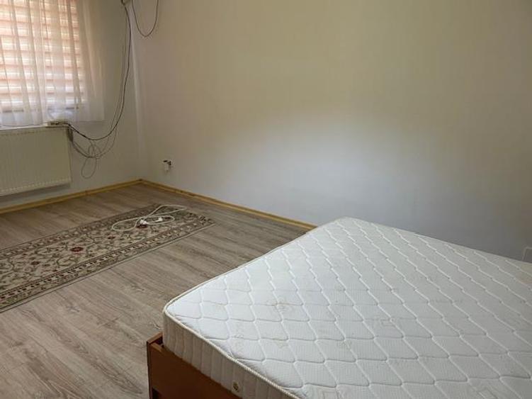 Casă cu 5 camere cu Teren 500 Mp în Iancu Nicolae