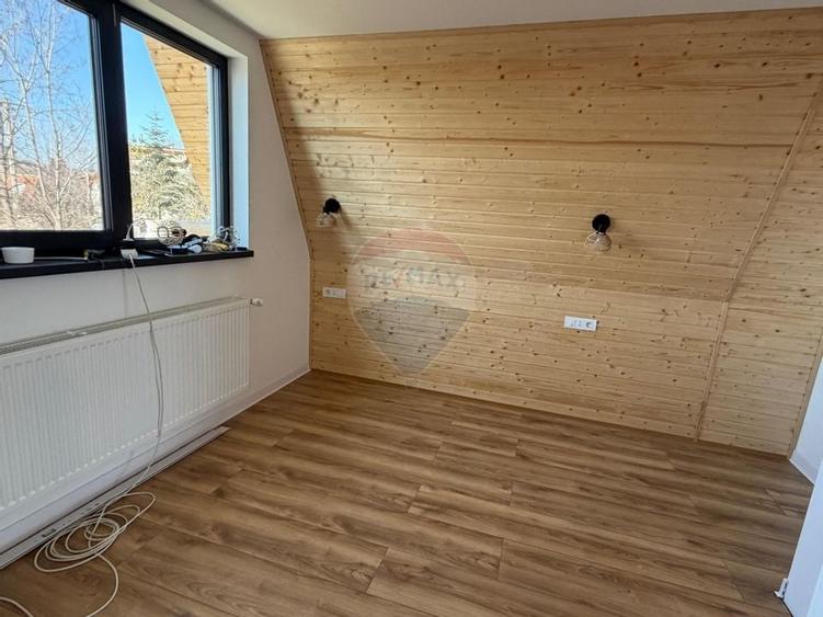 De vanzare Cabana A-Frame cu 1850 mp teren in zona Pucioasa, DB - 10