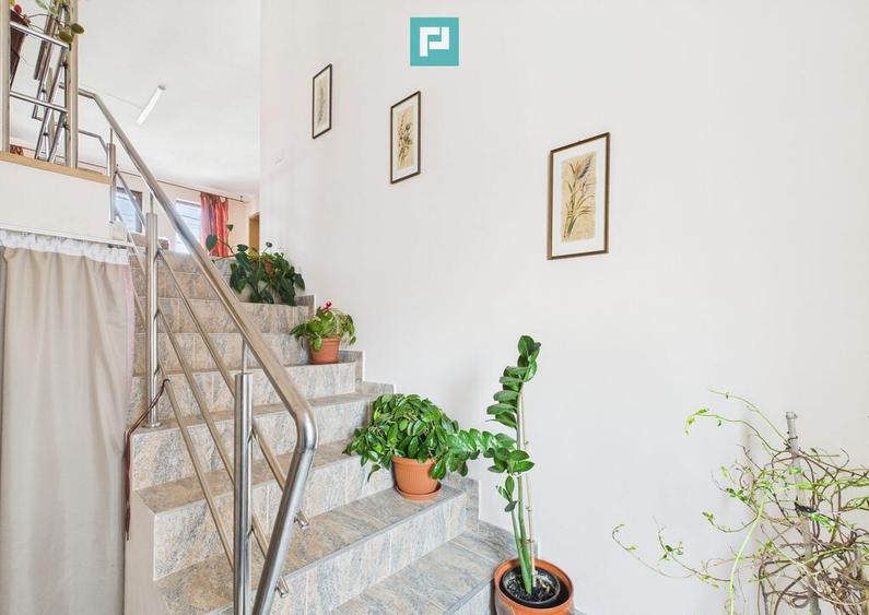 Vila cu 7 camere, zona Aradului - 1