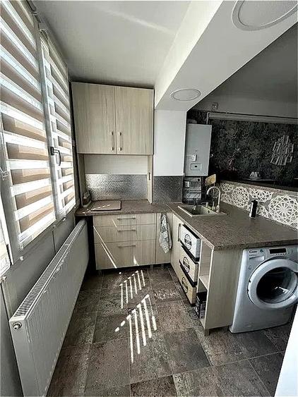 Apartament Modern cu 2 Camere de Vanzare in Zona liceului Balcescu, Strada Paris - 3