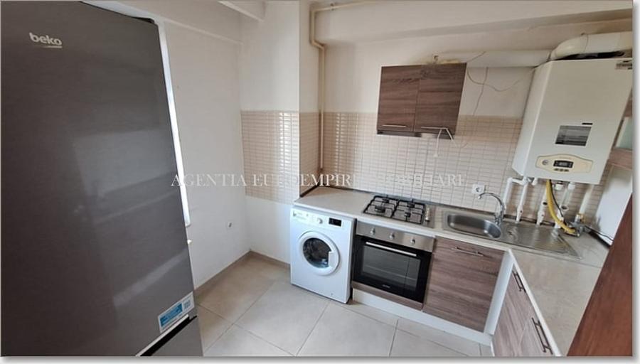Apartament de vanzare in Constanta, Km 5 - 3 camere decomandat - 12