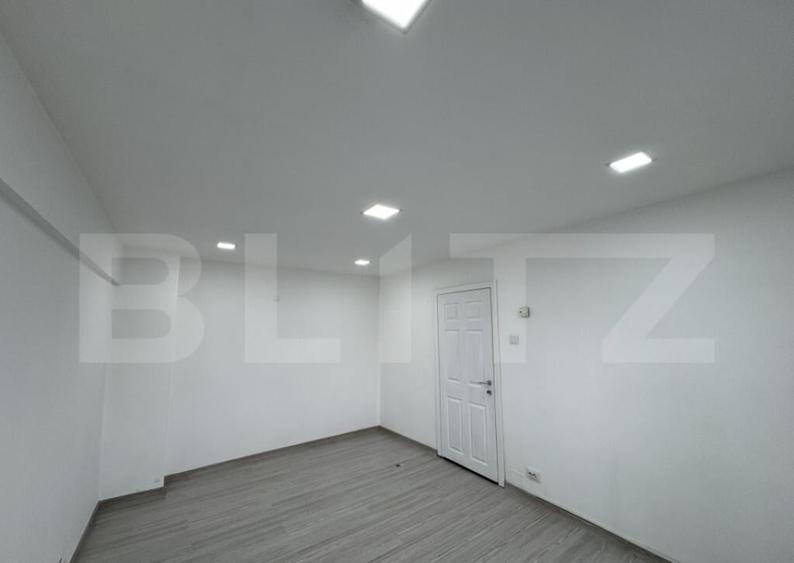 Garsoniera 30 mp, zona 9 Mai - 10