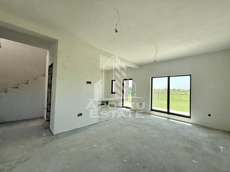 Triplex la gri, teren 284mp, pompe caldura, zona Plopi - 1