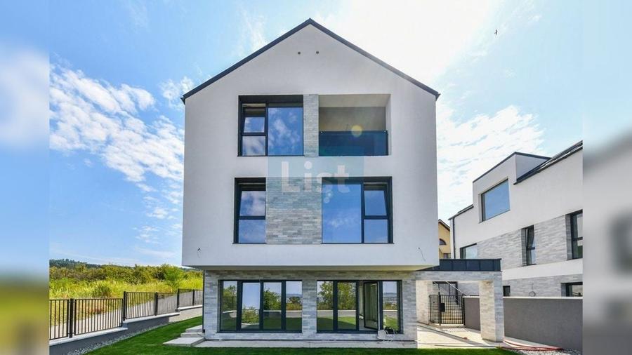 COMISION 0! Casa individuala 220 mp, Teren 400 mp, Zona Aroma - 2