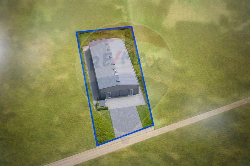 Gata de Business! Spațiu Comercial 430 mp + Apartamente - 2