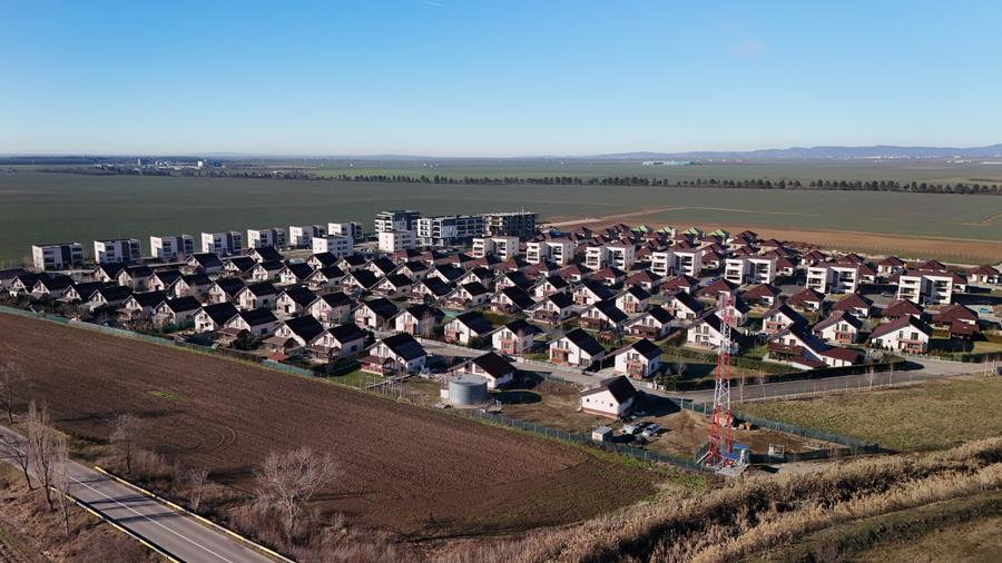 VANZARE  APARTAMENT CU 3 CAMERE  CARTIER MAGNOLIA VILLAGE ZONA PAULESTI LACURI - 1