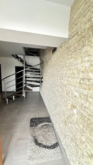 VICTORIEI zona Marul de Aur casa tip insiruita P+1+2 cu teren aferent! - 3