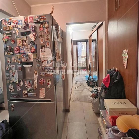 Apartament cu 3 camere decomandat în Micro 20
