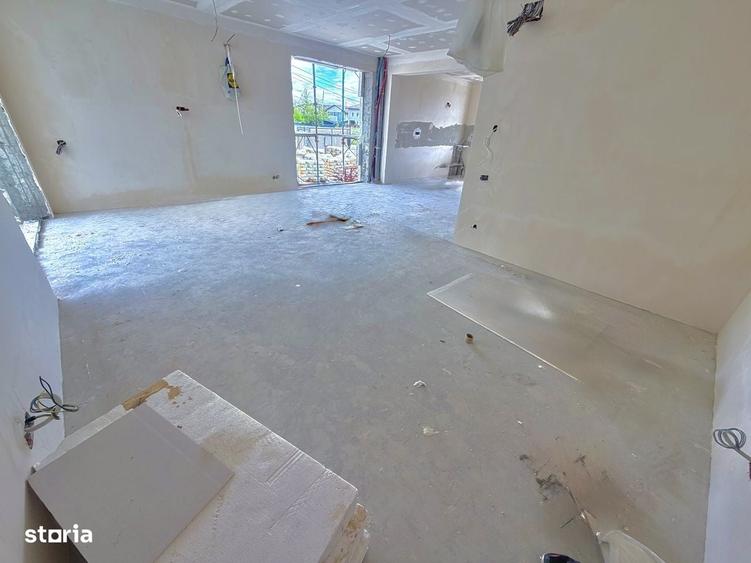 Casă cu 4 camere în Splaiul Unirii
