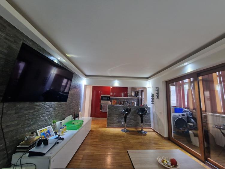 Navodari (Sud)- 3 camere decomandate, mobilat-utilat, etaj 3/4 - 2