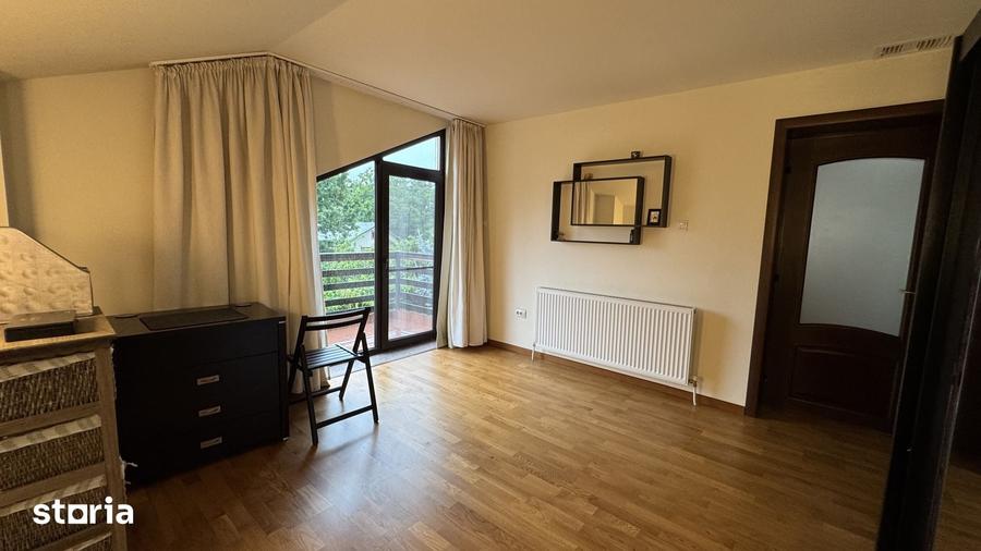 Casă cu 5 camere cu Teren 1000 Mp în Central