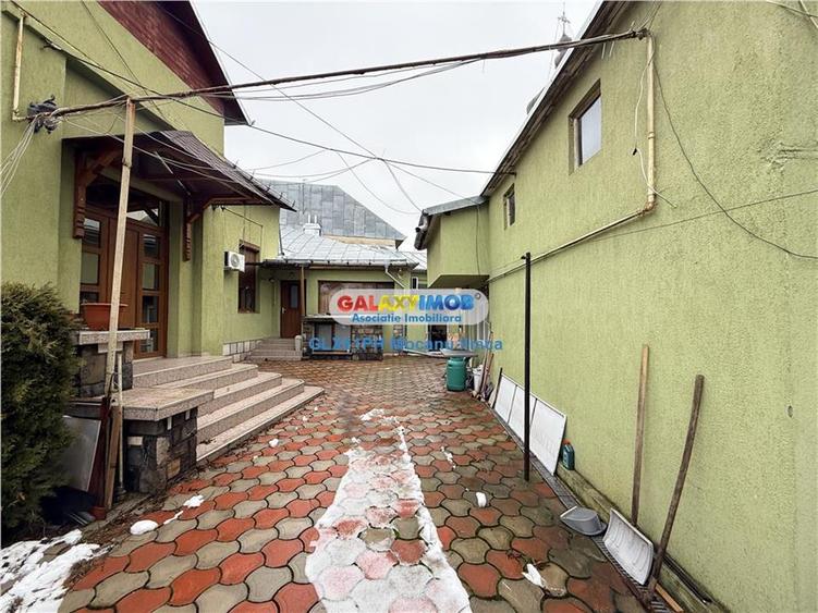 Casă cu 7 camere cu Teren 438 Mp în Ultracentral