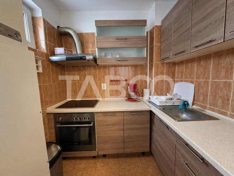 Apartament cu 3 camere semidecomandat, mobilat în Țiglari