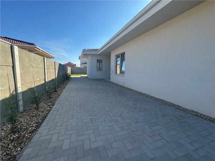 Duplex cu 3 camere cu Teren 320 Mp în Moșnița Nouă