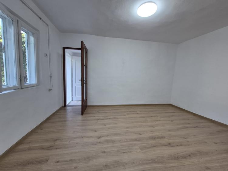 Casă cu 3 camere cu Canalizare în Mărgineni