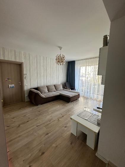 Apartament cu 2 camere semidecomandat, mobilat în Băneasa