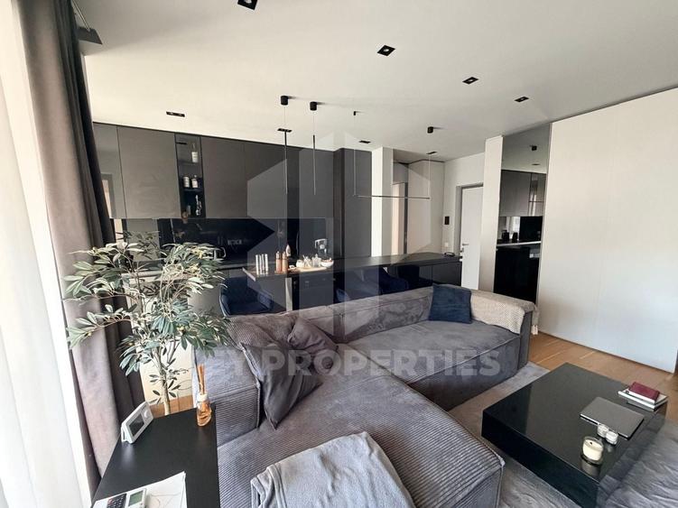 Apartament cu 2 camere semidecomandat, mobilat în Aviației