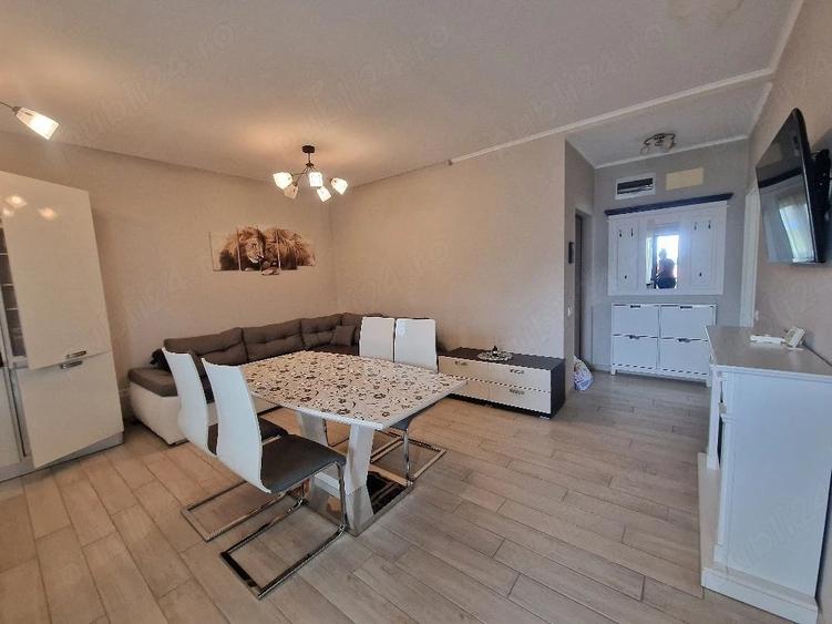 Apartament cu 3 camere decomandat în Dumbrăvița