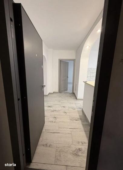Apartament cu 3 camere decomandat în Tei