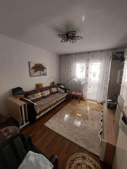Apartament cu 3 camere decomandat, mobilat în Păcurari