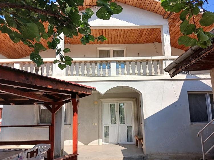 Casă cu 4 camere cu Teren 450 Mp în Bolintin-Deal