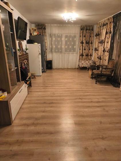 Casă individuală cu 4 camere cu Garaj în Crucea