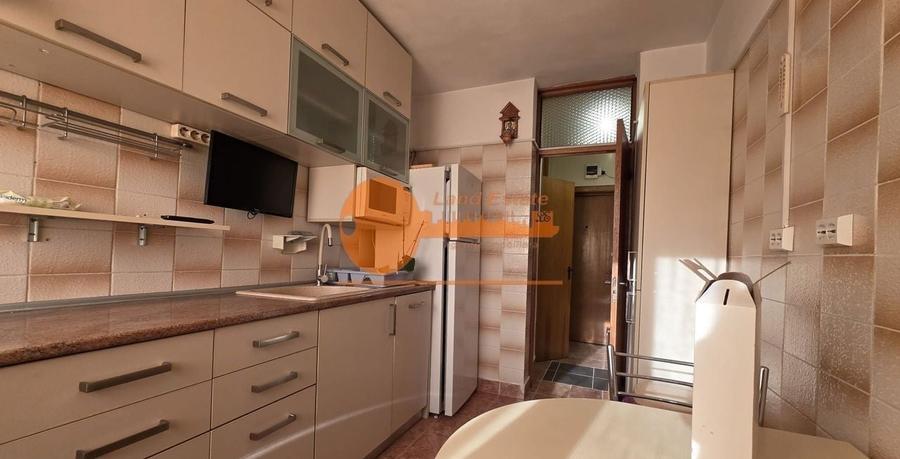 Apartament cu 3 camere decomandat, mobilat în Sebastian