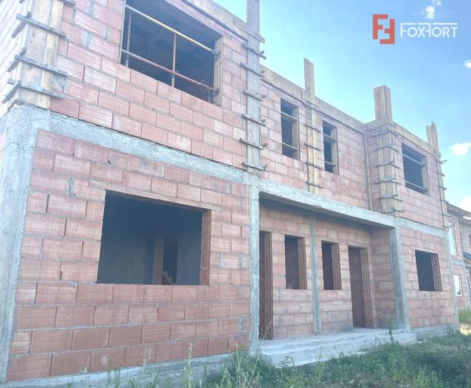 Duplex cu 4 camere cu Canalizare în Moșnița Veche