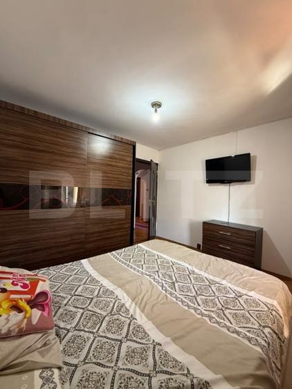 Apartament cu 3 camere decomandat, mobilat în Central