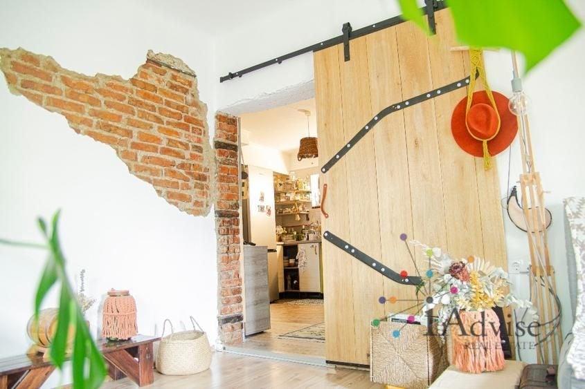 Apartament cu 2 camere decomandat în Dealul Cetății