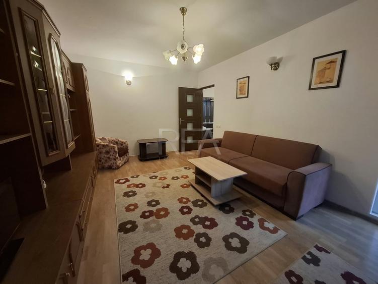 Apartament cu 3 camere decomandat, mobilat în Gorjului