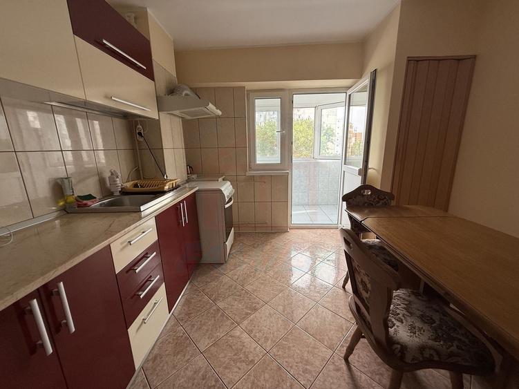 Apartament cu 2 camere decomandat, mobilat în Micro 20