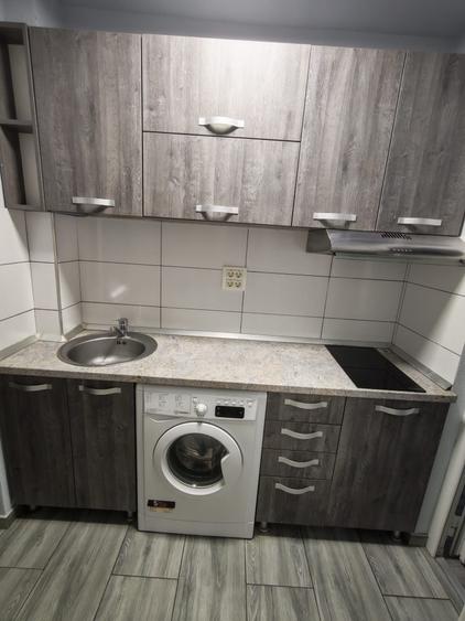 Garsonieră decomandată în UTA