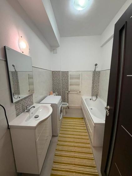 Apartament cu 3 camere decomandat în Tătărași