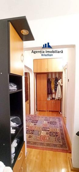 Apartament cu 3 camere decomandat în Burdea