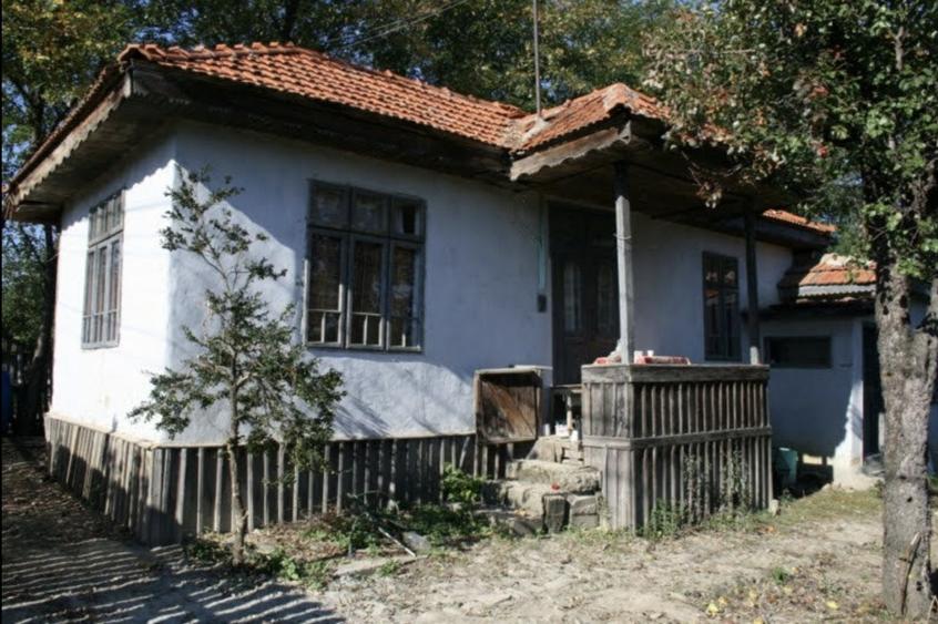 Teren de 2418 mp, în Topliceni