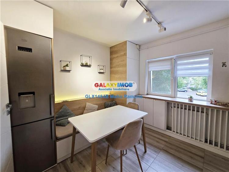 Apartament cu 3 camere decomandat, mobilat în Nerva Traian