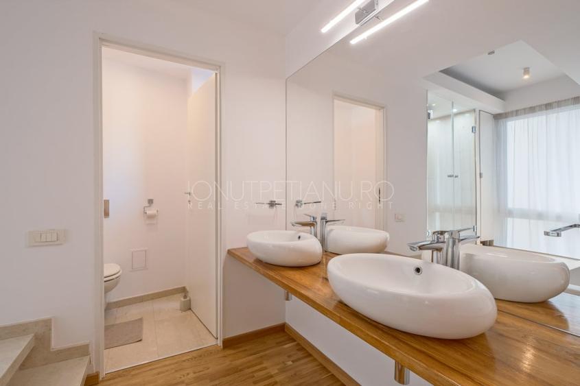 Apartament cu 3 camere semidecomandat, mobilat în Eminescu