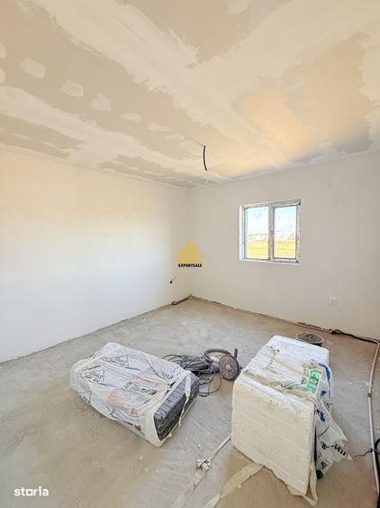 Casă cu 4 camere cu Teren 250 Mp în Clinceni