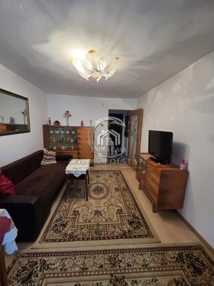Apartament cu 3 camere decomandat în Micro 14