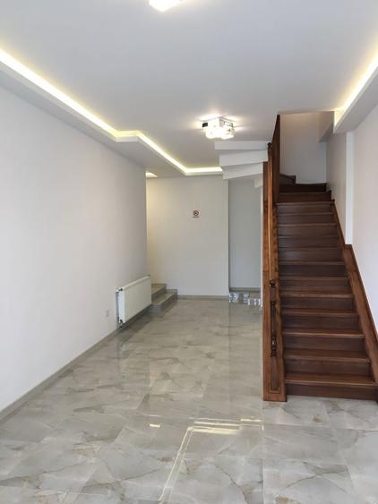 VILA 11 camere de inchiriat Mamaia zona Butoaie Summerland - 8